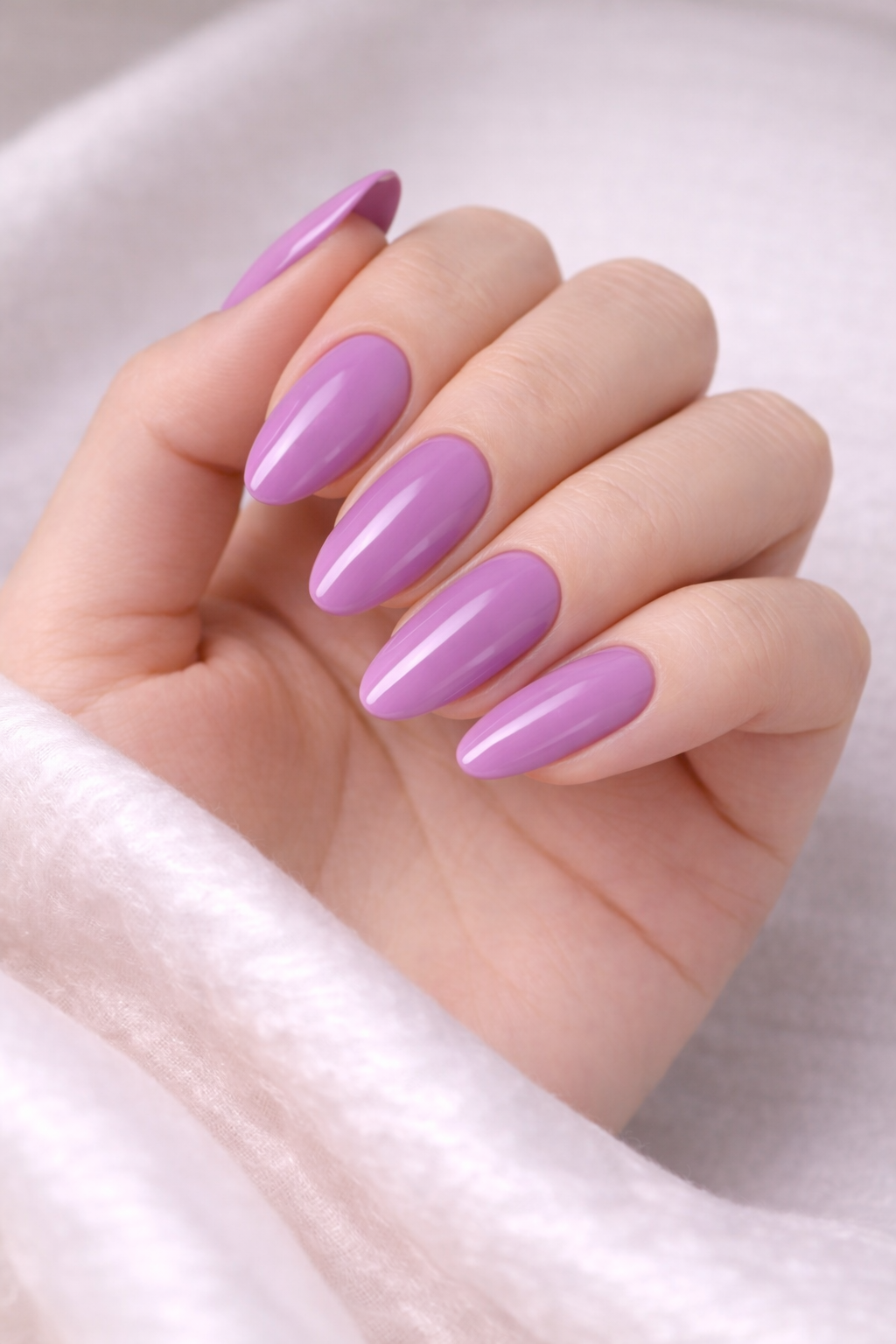 Gel Polish 605 – Lilac Dream